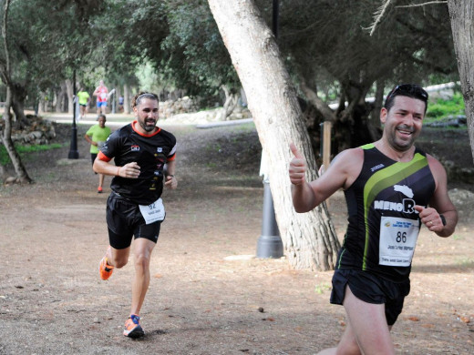 (Fotos) A la carrera en Sant Lluís