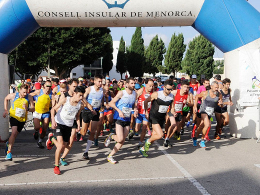 (Fotos) A la carrera en Sant Lluís