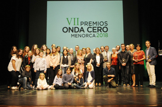 Imagen de todos los galardonados en los Premios Onda Cero 2018