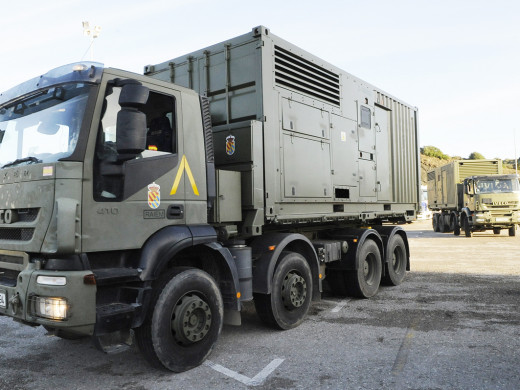 (Fotos) Llegan 50 grupos electrógenos más al puerto de Maó