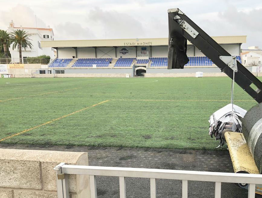 Máquinas trabajando en el Estadi Maonès (Foto: Ajuntament de Maó)