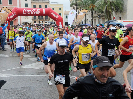 (Galería de fotos) Rafel Quintana y Maria Pallicer reinan en Ciutadella