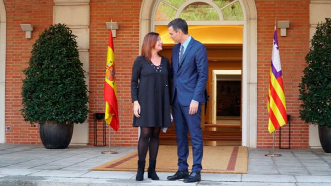 Francina Armengol y Pedro Sánchez, durante el encuentro.