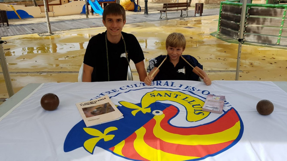 Stand del "Joc de la bolla" en el festival (Fotos: CCE Sant Lluís)