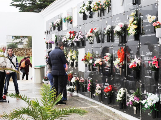 (Vídeo y galería de fotos) Menorca honra a sus muertos