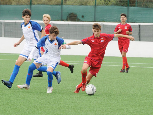 (Galería de fotos) Gran fiesta del fútbol base en Sant Lluís