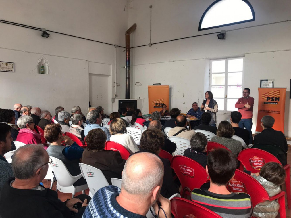 Imagen de la asamblea PSM-Més per Menorca