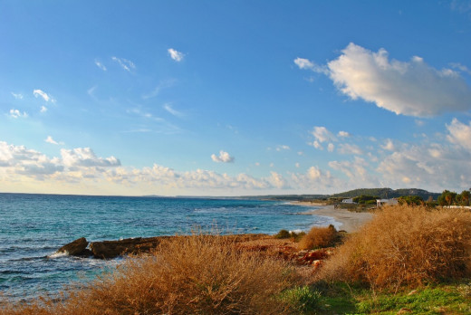 Bajada de temperaturas en las Baleares, con nubes altas y vientos del este.