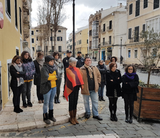 Concentración en la plaza Constitución de Maó