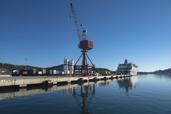 Muelle del "Cós Nou" en el puerto de Maó (Foto: Autoridad Portuaria)