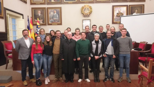 Imagen del acto celebrado en el Ayuntamiento de Maó