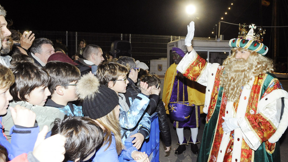 cabalgata reyes magos en mao