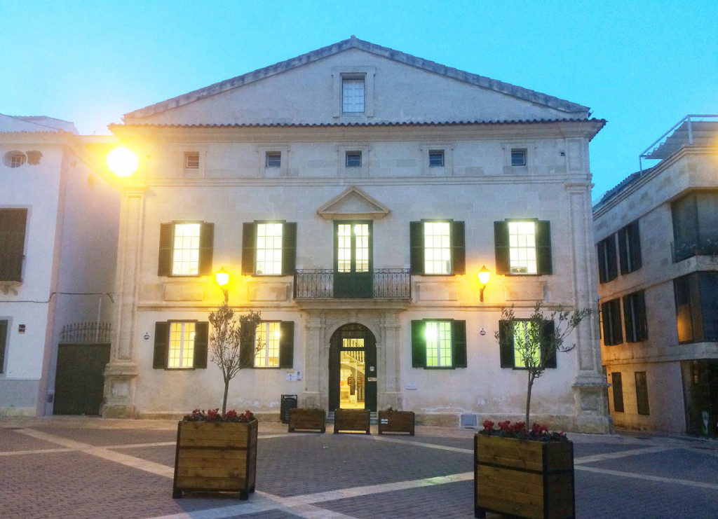 Biblioteca publica de Maó.