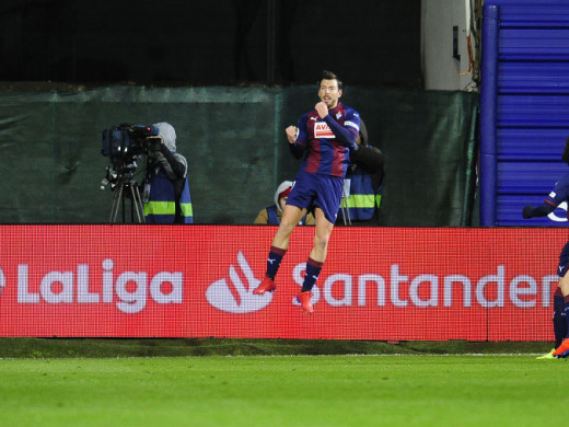 (Galería de fotos) Sergi Enrich marca ante el Espanyol su quinto gol en Liga