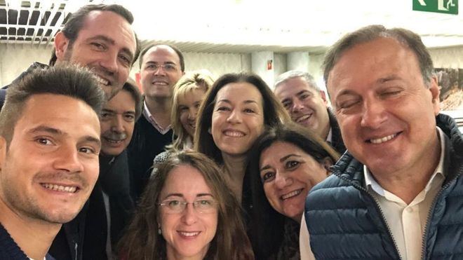 Bauzá, junto al menorquín Alejandro Sanz y otros políticos en Madrid.