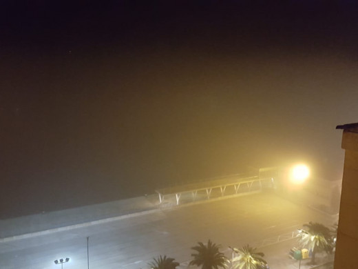 (Galería de fotos) Una intensa niebla cubre el puerto de Maó