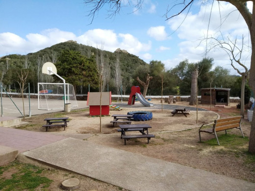 (Fotos) Arreglan los desperfectos que el cap de fibló causó en la escuela Tramuntana de Maó