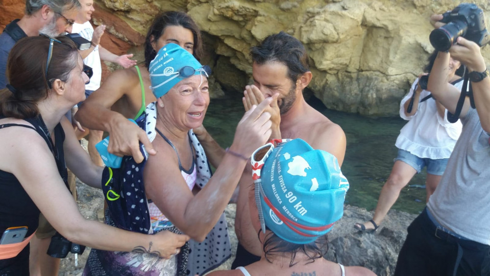 Tita Llorens, emocionada al unir la Península y Eivissa el pasado verano.