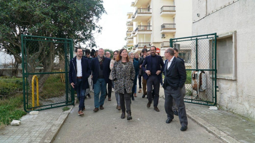 La presidenta del Govern, Francina Armengol, y el resto de autoridades han visitado esta mañana el Hospital Verge del Toro