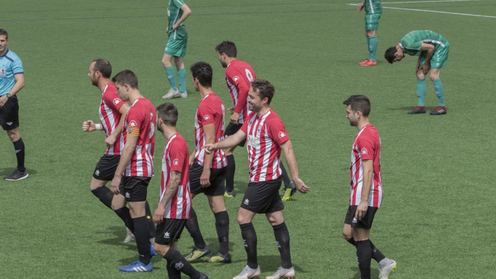 Celebración del primer gol de Guillem (Fotos: Karlos Hurtado)