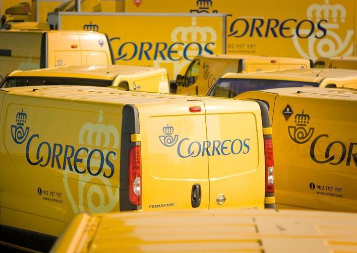 Vehículos de Correos.