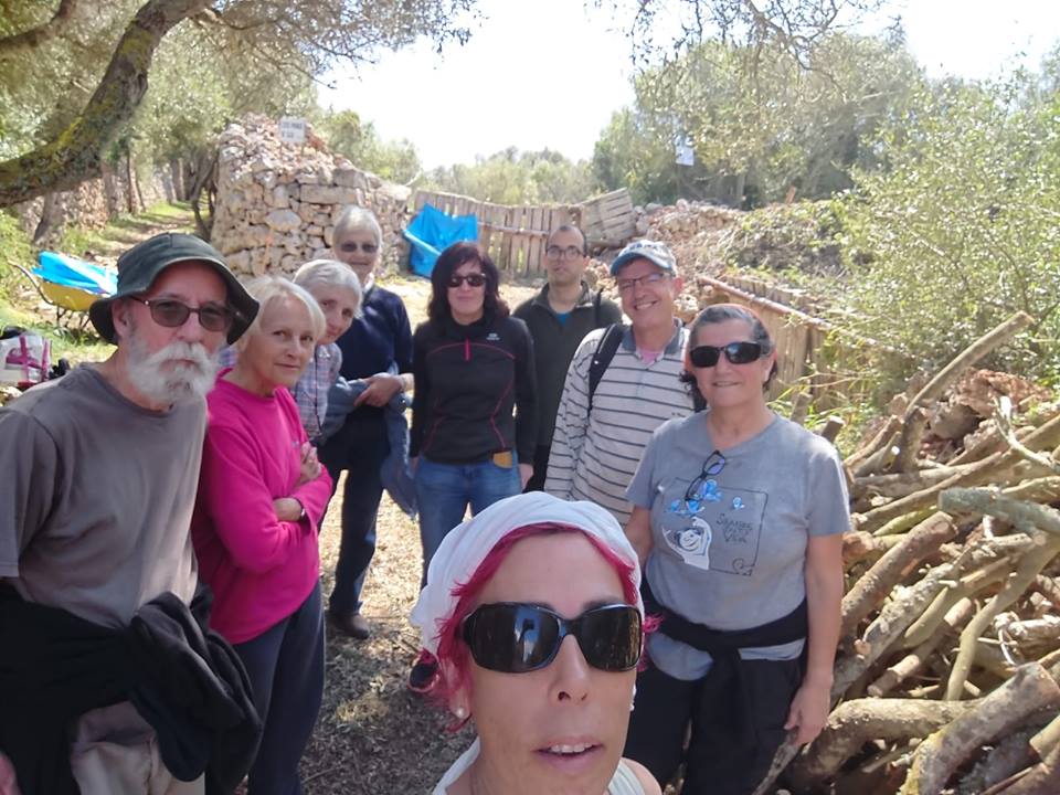 Algunos de los voluntarios de la jornada (Fotos: Associació de Veïns des Castell)