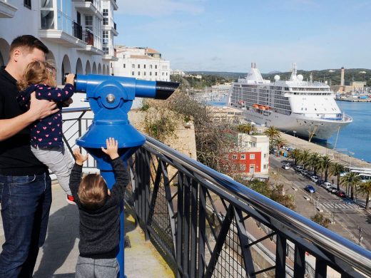 (Fotos) Llega al puerto de Maó el primer crucero de la temporada