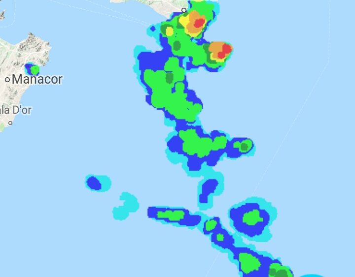 Gráfico de la aplicación Rain Alarm que muestra el paso de la tormenta por Menorca