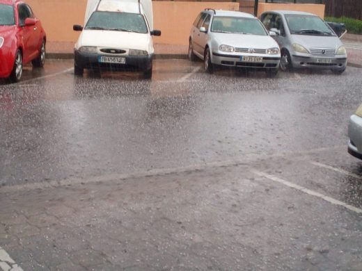 (Vídeo) Lluvia y granizo en Maó