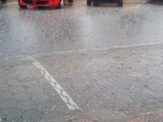 (Vídeo) Lluvia y granizo en Maó