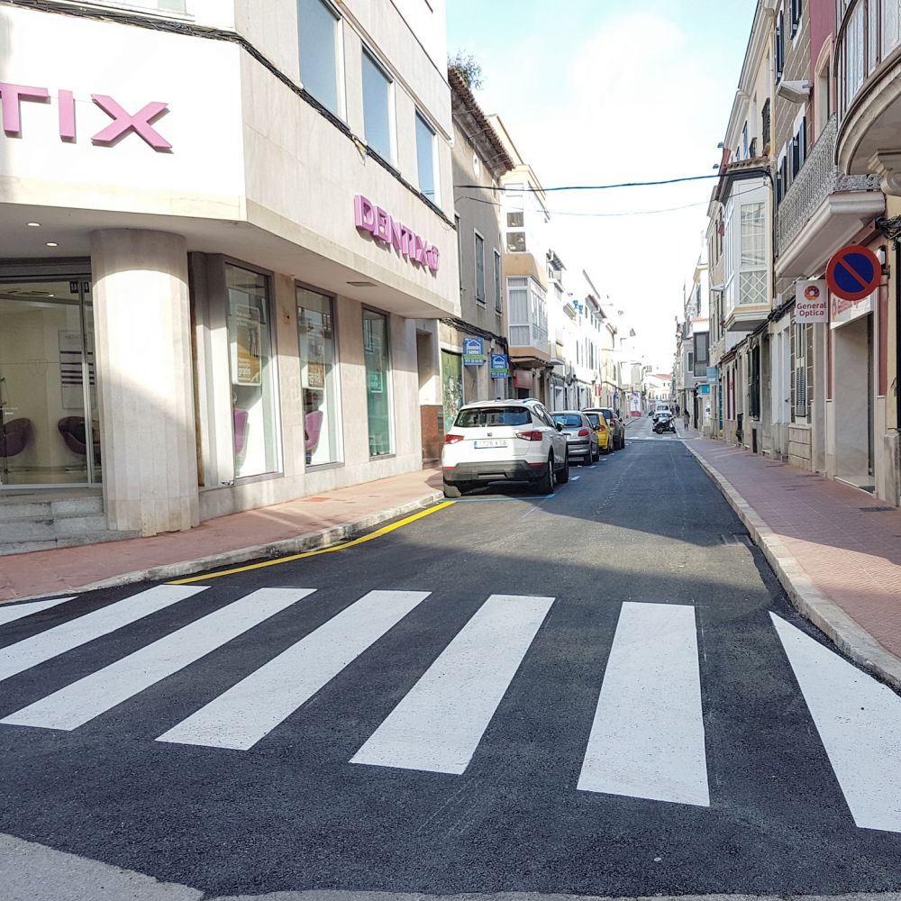 Imagen de la calle ya reabierta al tráfico (Foto: Aj Maó)