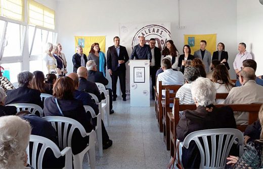 Imagen de la reunión de ayer de El Pi en Es Castell.