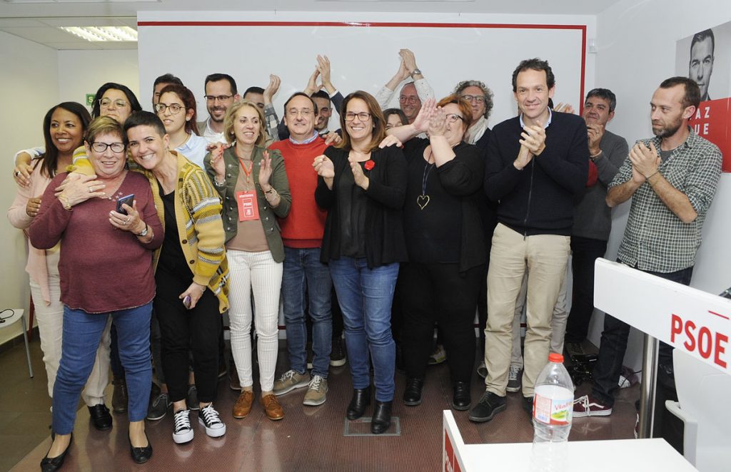 En la sede del PSOE de Menorca celebran los resultados