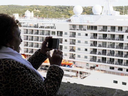 (Fotos) Llega al puerto de Maó el primer crucero de la temporada