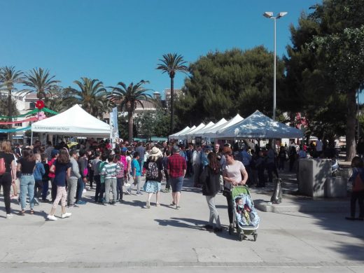 (Fotos) Estudiantes de Menorca exponen sus proyectos empresariales