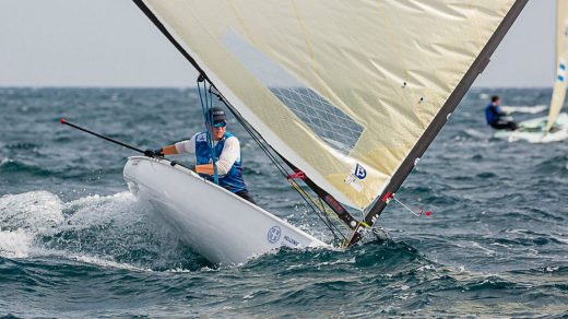 Cardona, en plena regata (Foto: RFEV)