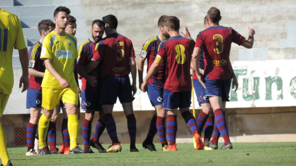 Celebración del primer gol local (Fotos: 3ms para futbolbalear.es)