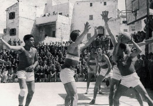 Partido entre el Alcázar y el Maestranza de 1954 (Foto: CD Alcázar)