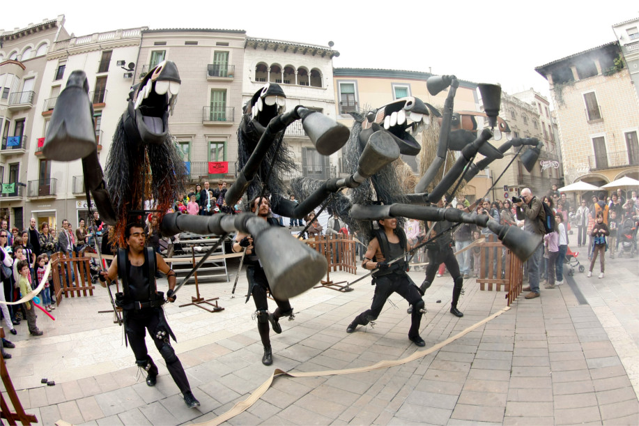 Un espectáculo de títeres basado en las fiestas populares de Menorca