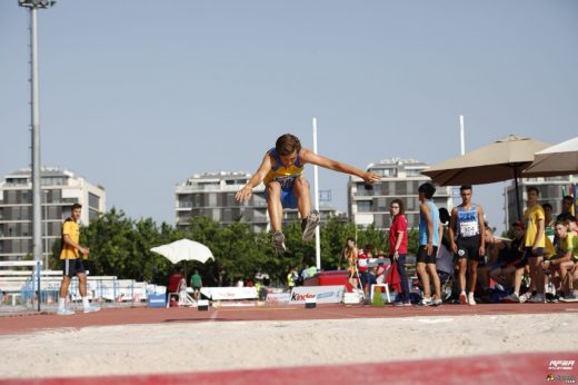 Nicolás Vila, en salto.