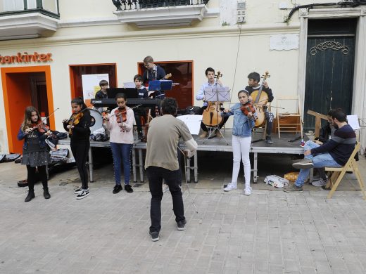 (Fotos) Música, luz y color en el “Maó+Flors”