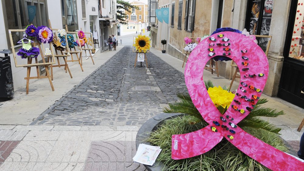 Motivos florales en el centro de la ciudad (Fotos: Tolo Mercadal)