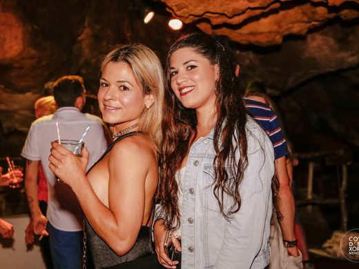 (Fotos) Glamour en la “Fiesta del Turismo” de la Cova d’en Xoroi