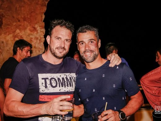 (Fotos) Glamour en la “Fiesta del Turismo” de la Cova d’en Xoroi