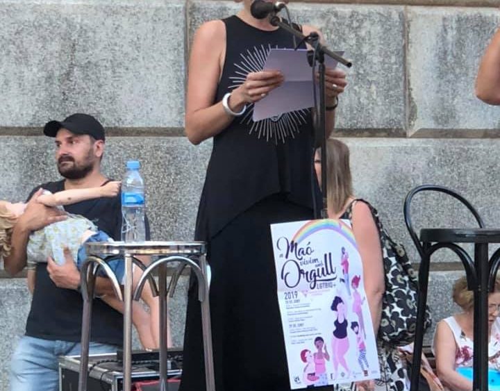 Alba Pons, leyendo el manifiesto (Fotos: Diverxia Menorca)