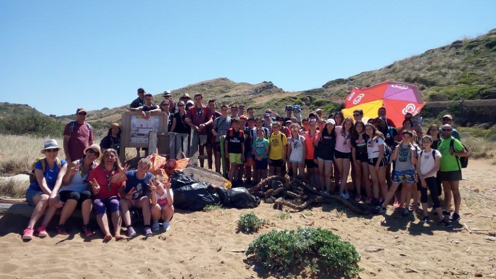 Foto de familia de los escoltas (Fotos: Diòcesi de Menorca)