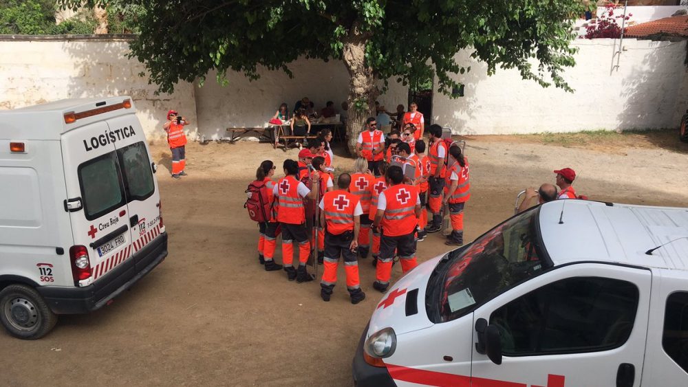 Miembros de la Creu Roja (Fotos: Creu Roja Balears)