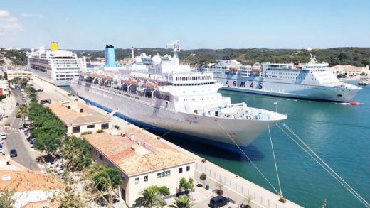 Cruceros en el puerto de Maó (Foto: Tolo Mercadal)