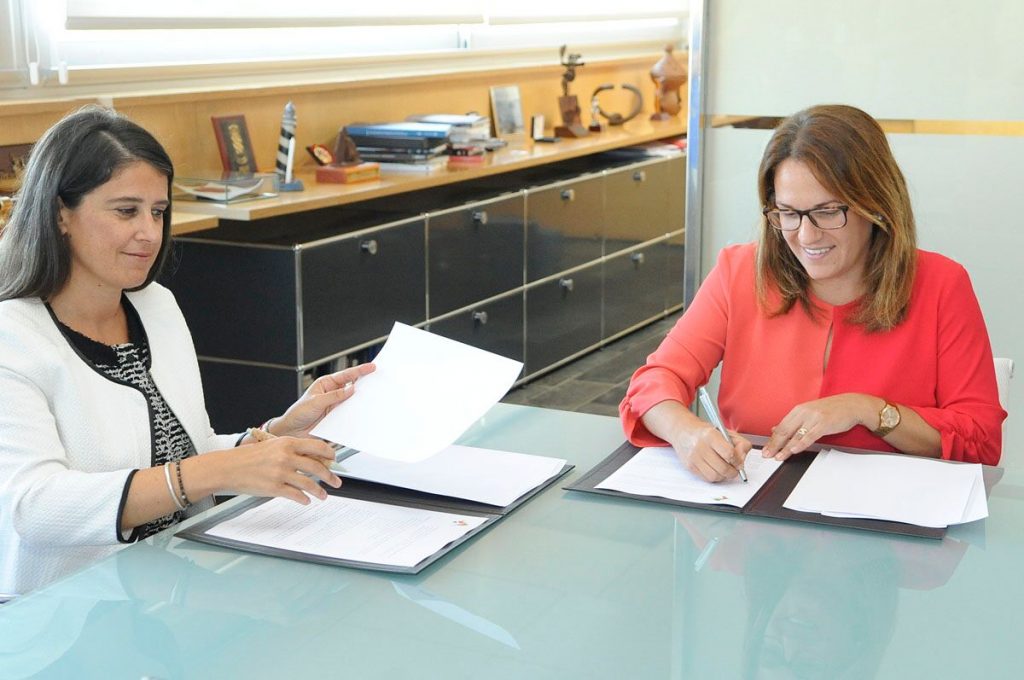 Momento de la firma del acuerdo (Foto: Tolo Mercadal)