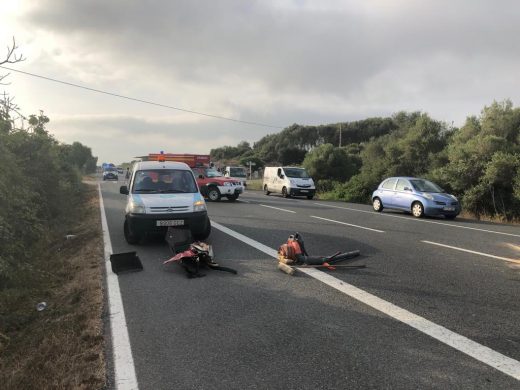 (Fotos) Dos heridos tras una brutal colisión en la carretera general